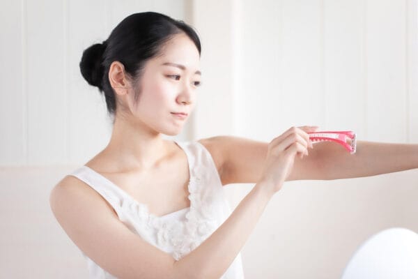 ムダ毛の自己処理どうしてる?全身の正しいムダ毛処理方法と注意点