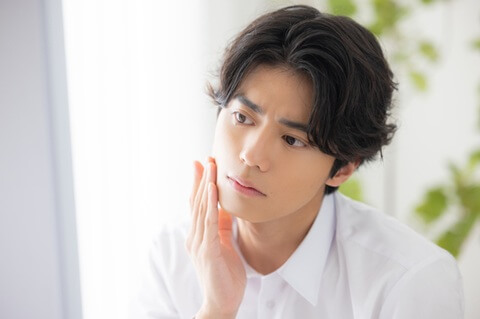 髭を薄くする方法とは?濃くなる原因や青髭対策も紹介