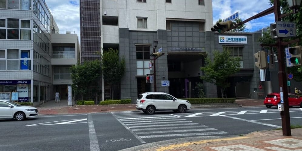 山手幹線に突き当たった信号