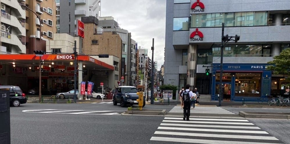 都営地下鉄「麻布十番駅」7番出口の正面にある横断歩道