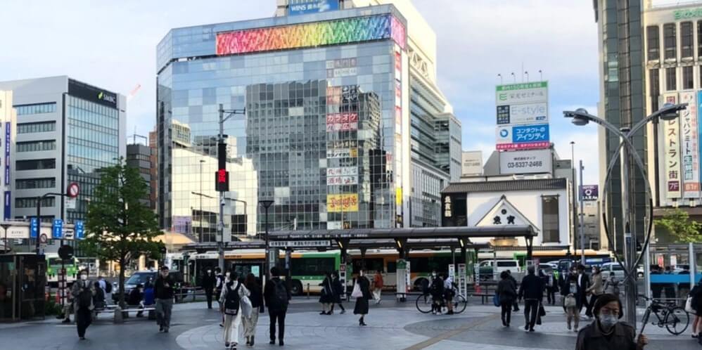 JR総武線「錦糸町駅」前の広場