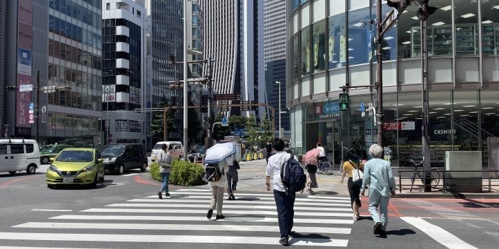 「welcia」の前にある横断歩道