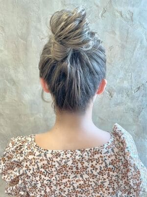 うなじをきれいに見せるヘアアレンジ5(正面）